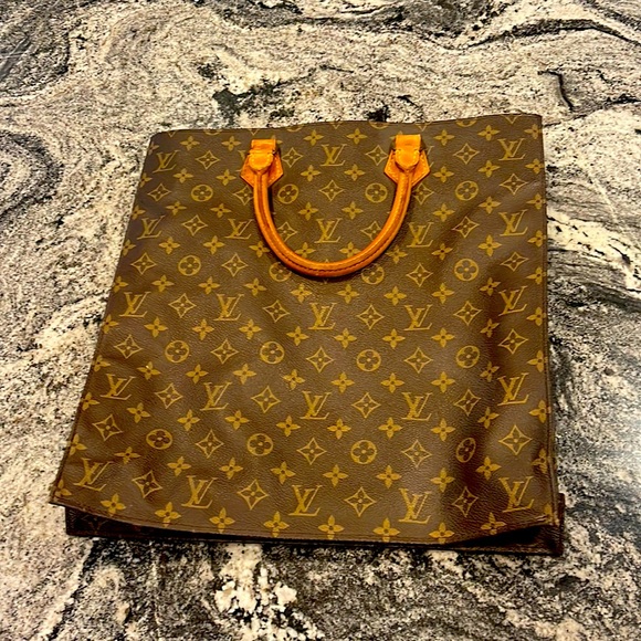 Louis Vuitton vintage bag - Picture 1 of 5